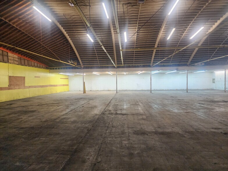 2337 N Sierra Way, San Bernardino, CA à louer - Photo intérieure – Image 3 sur 10