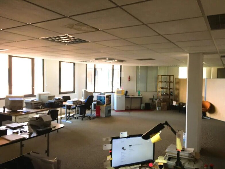 Bureau dans Évry-Courcouronnes à louer - Photo de l’immeuble – Image 3 sur 4