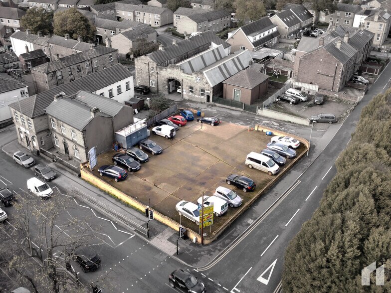 2 Commercial st, Heckmondwike à louer - Photo de l’immeuble – Image 1 sur 6