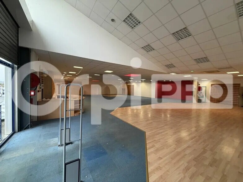 Local commercial dans Domérat à louer - Photo intérieure – Image 2 sur 8