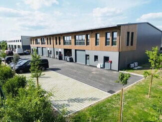 Plus de détails pour Local d'activités à louer