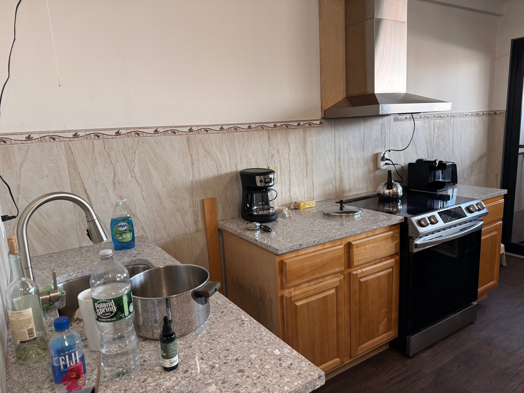 166 Dikeman St, Brooklyn, NY à louer Photo intérieure– Image 1 sur 5