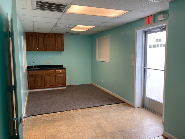 2579 Hanco Center Dr, Woodbridge, VA à louer - Photo intérieure – Image 3 sur 5