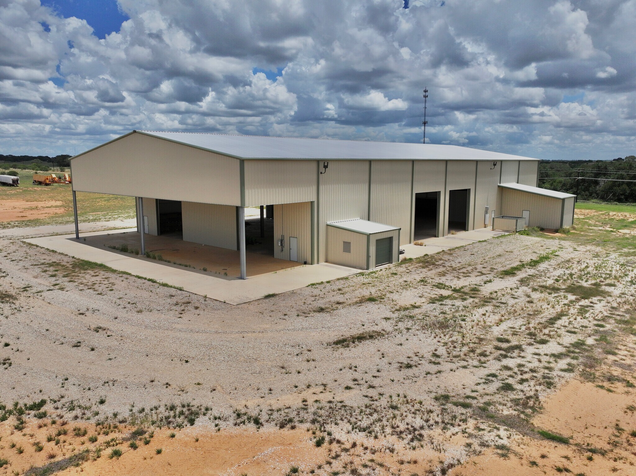 7836 Old Campbellton Rd, Pleasanton, TX à vendre Photo principale– Image 1 sur 30