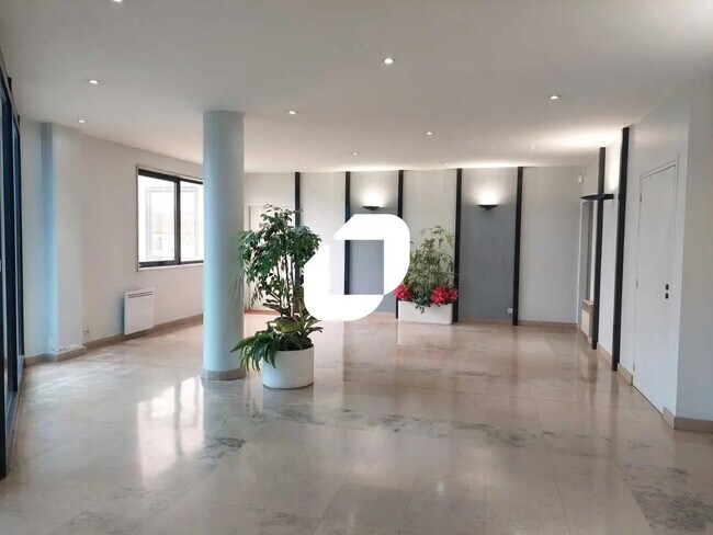 Plus de détails pour Bureau à vendre