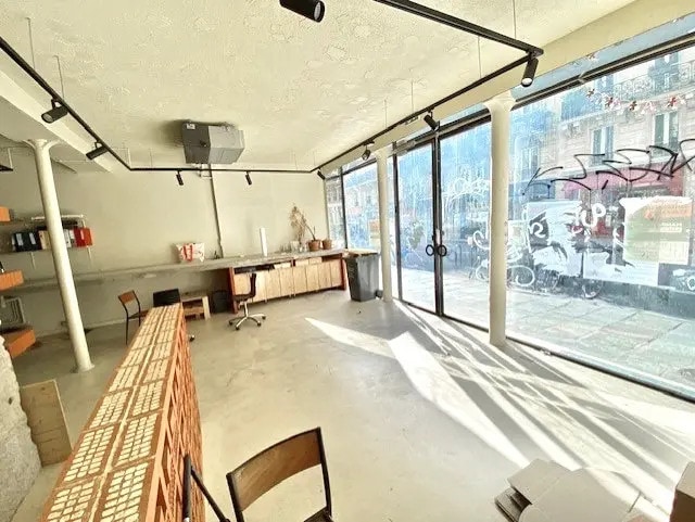 Local commercial dans Paris à louer - Photo intérieure – Image 2 sur 8