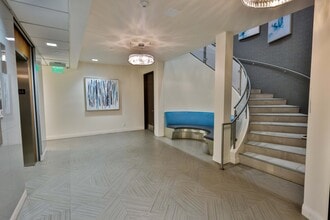 405 N Bedford Dr, Beverly Hills, CA à louer Photo intérieure– Image 2 sur 4