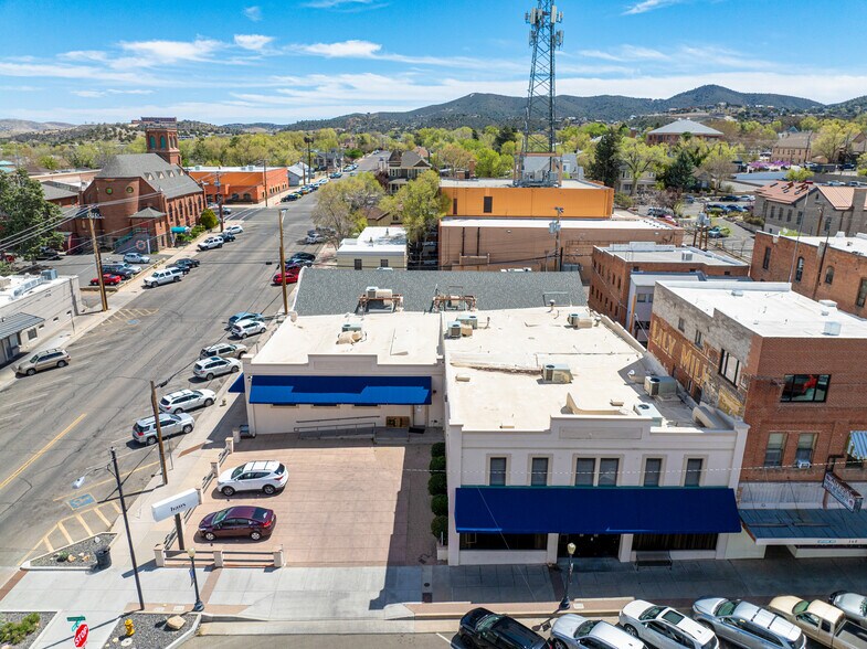 147 N Cortez St, Prescott, AZ à louer - Photo de l’immeuble – Image 1 sur 30