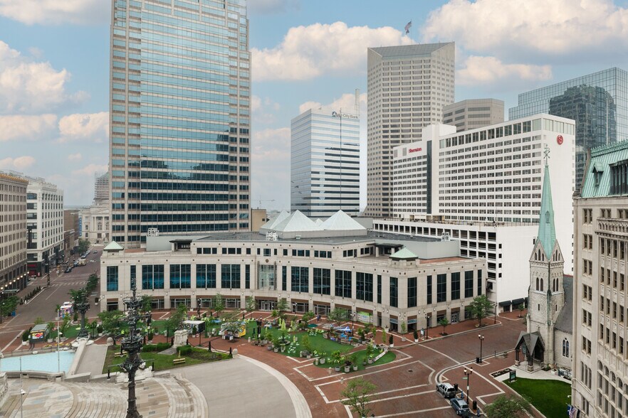 120 Monument Cir, Indianapolis, IN à louer - Photo de l’immeuble – Image 1 sur 15