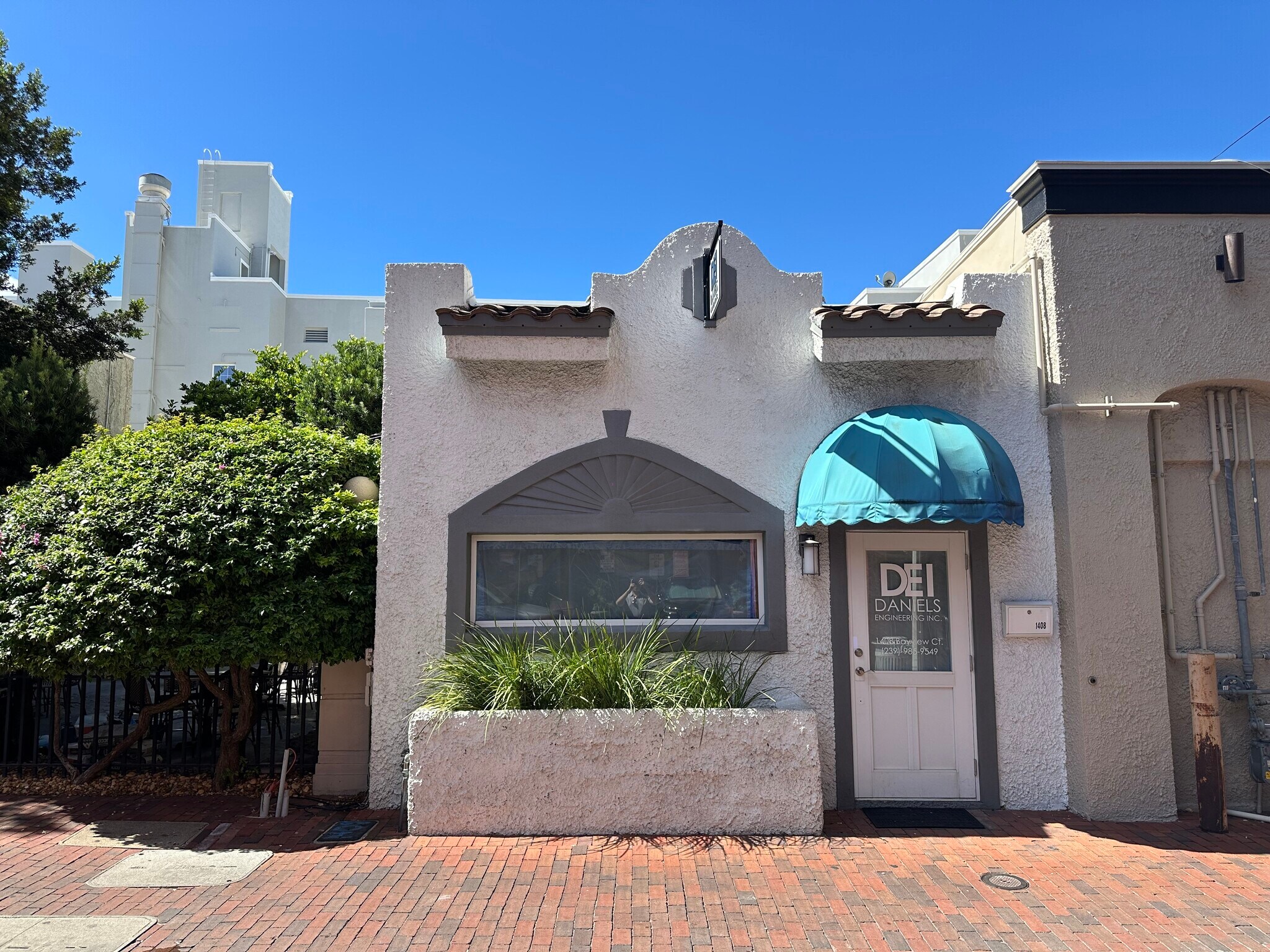 1408 Bayview Ct, Fort Myers, FL à louer Photo de l’immeuble– Image 1 sur 2