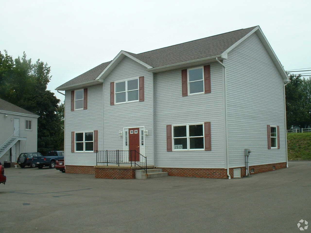 1511-1515 Perry Highway portefeuille de 3 biens à vendre sur LoopNet.fr Photo de l’immeuble– Image 1 sur 9