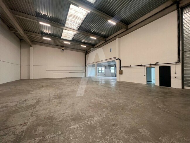 Plus de détails pour 128 Bis Avenue Jean Jaurès, Ivry-sur-Seine - Local d'activités à louer