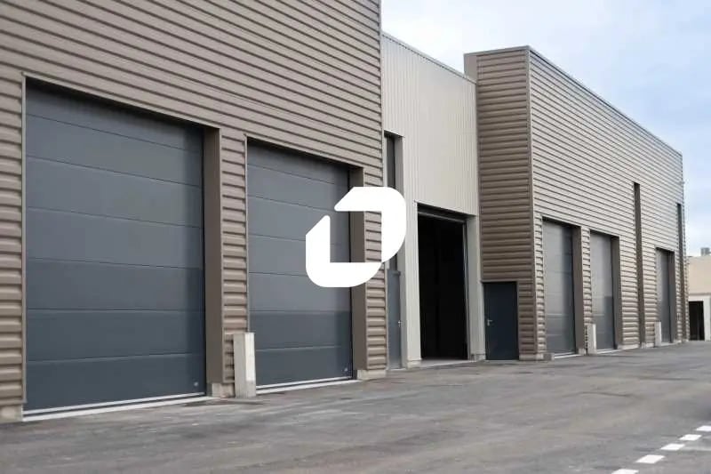 Local d'activités dans SAINT-GEORGES-D'ORQUES à vendre - Photo de l’immeuble – Image 2 sur 2