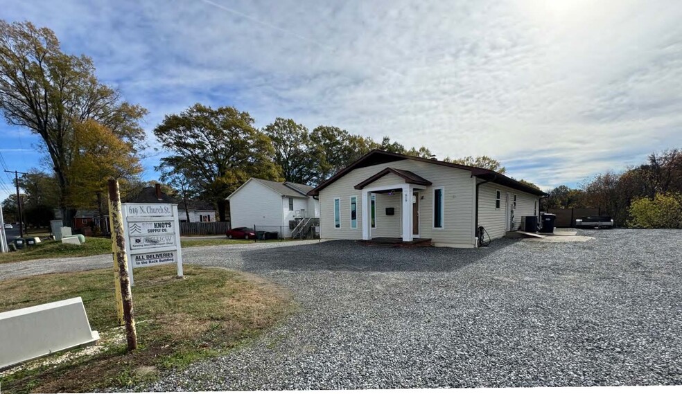 619 N Church St, Mooresville, NC à louer - Photo principale – Image 1 sur 7