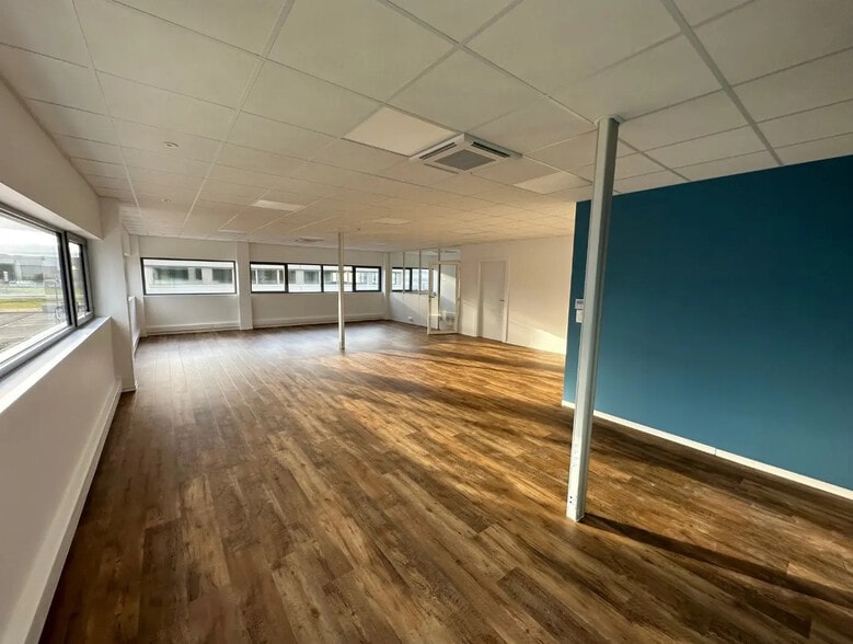 7 Rue Montgolfier, Sainte-Croix-en-Plaine à louer - Photo de l’immeuble – Image 3 sur 6