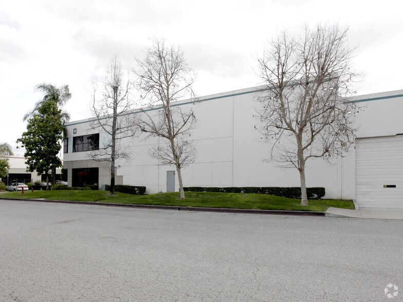 163 University Pky, Pomona, CA à louer - Photo de l’immeuble – Image 2 sur 10