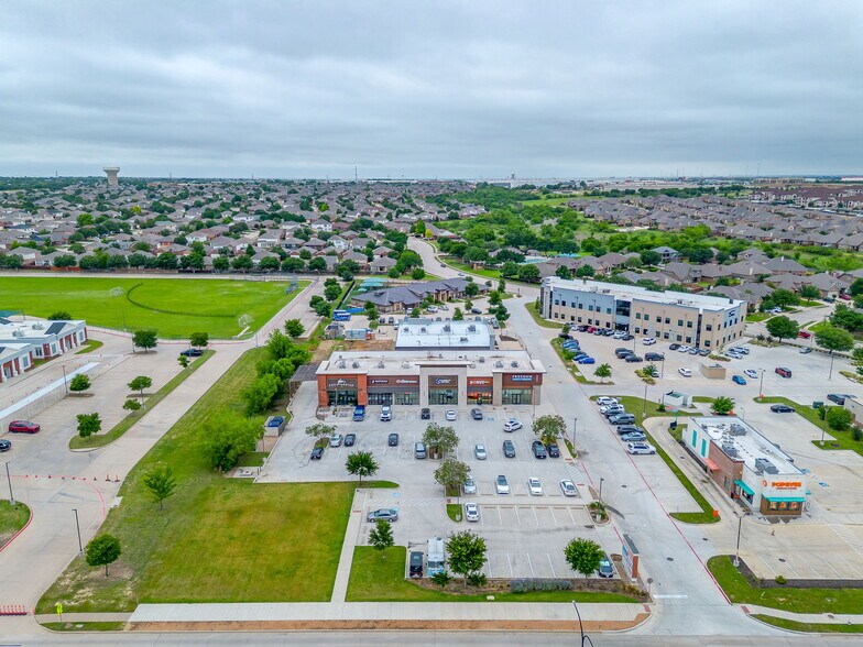 2401 Heritage Trace Pky, Fort Worth, TX à louer - Photo de l’immeuble – Image 2 sur 6