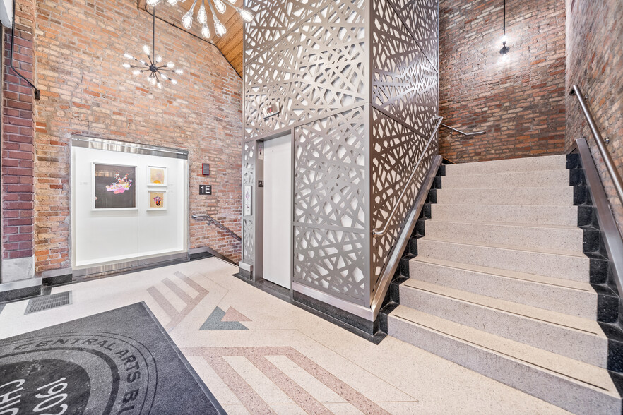730 N Franklin St, Chicago, IL à louer - Photo de l’immeuble – Image 3 sur 8