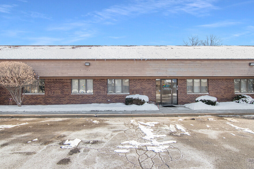 3050 Commerce Dr, Fort Gratiot, MI à vendre - Photo de l’immeuble – Image 2 sur 29