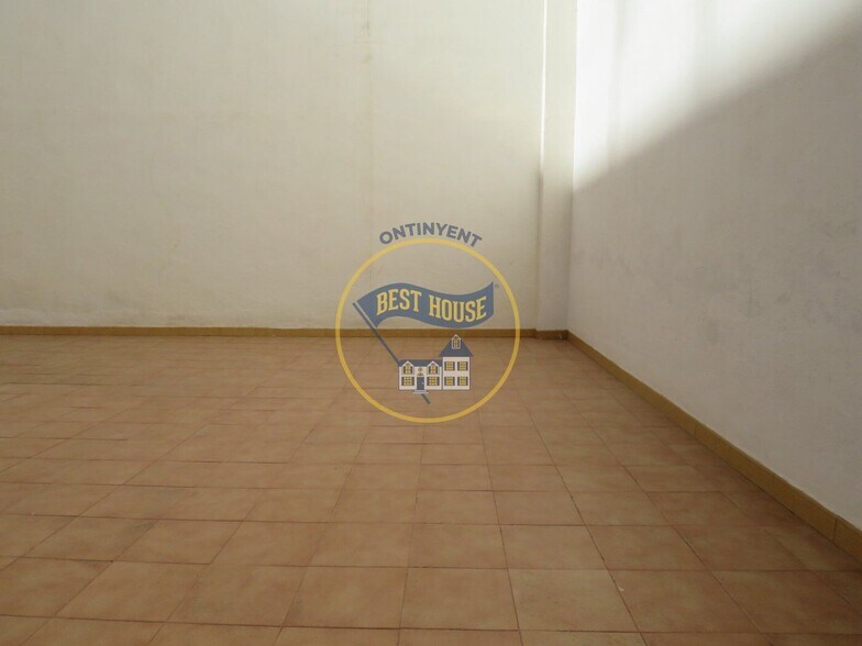 Local commercial dans València à vendre - Photo de l’immeuble – Image 3 sur 6