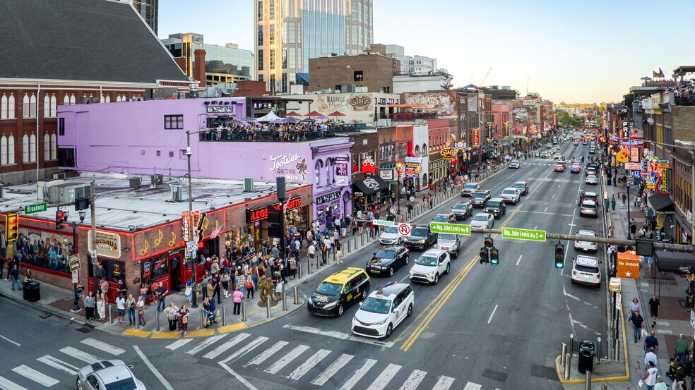 144 2nd Ave N, Nashville, TN à vendre - Photo de l’immeuble – Image 3 sur 10