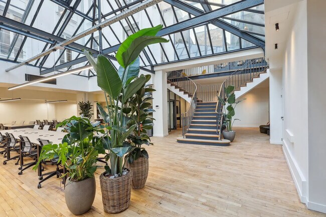 Plus de détails pour 25 Rue Du Petit Musc, Paris - Coworking à louer