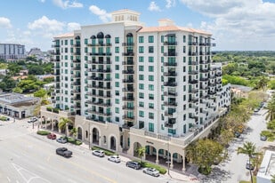 1300 Ponce De Leon Blvd, Coral Gables FL - Immobilier d'entreprise