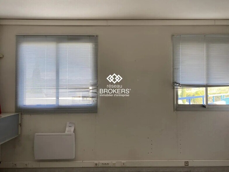 Bureau dans Tourrettes à vendre - Photo de l’immeuble – Image 3 sur 8