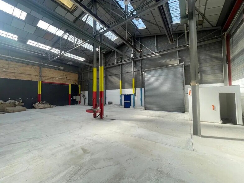 Industriel/Logistique dans Corbeil-Essonnes à louer - Photo de l’immeuble – Image 3 sur 11