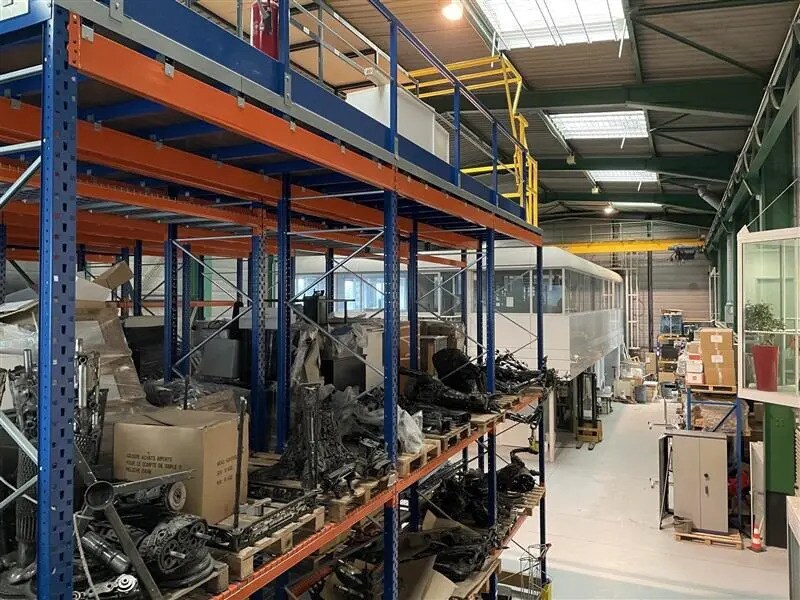 Industriel/Logistique dans Montigny-le-Bretonneux à vendre Photo de l’immeuble– Image 1 sur 3