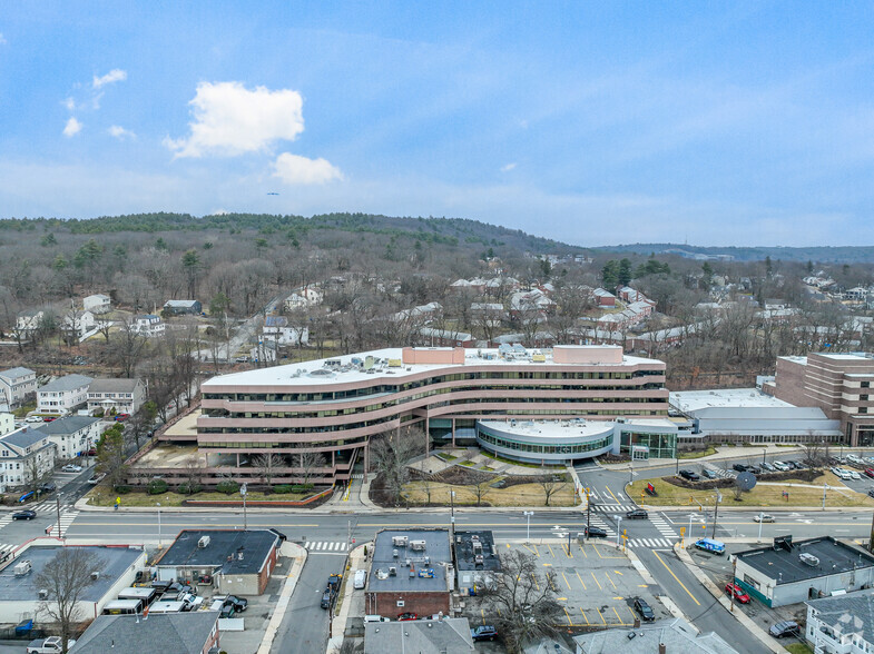 1075 Main St, Waltham, MA à louer - Aérien – Image 3 sur 5