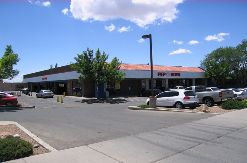 2710 Cerrillos Rd, Santa Fe, NM à vendre - Photo de l’immeuble – Image 2 sur 9