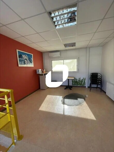 Bureau dans Champ-sur-Drac à louer - Photo de l’immeuble – Image 3 sur 9
