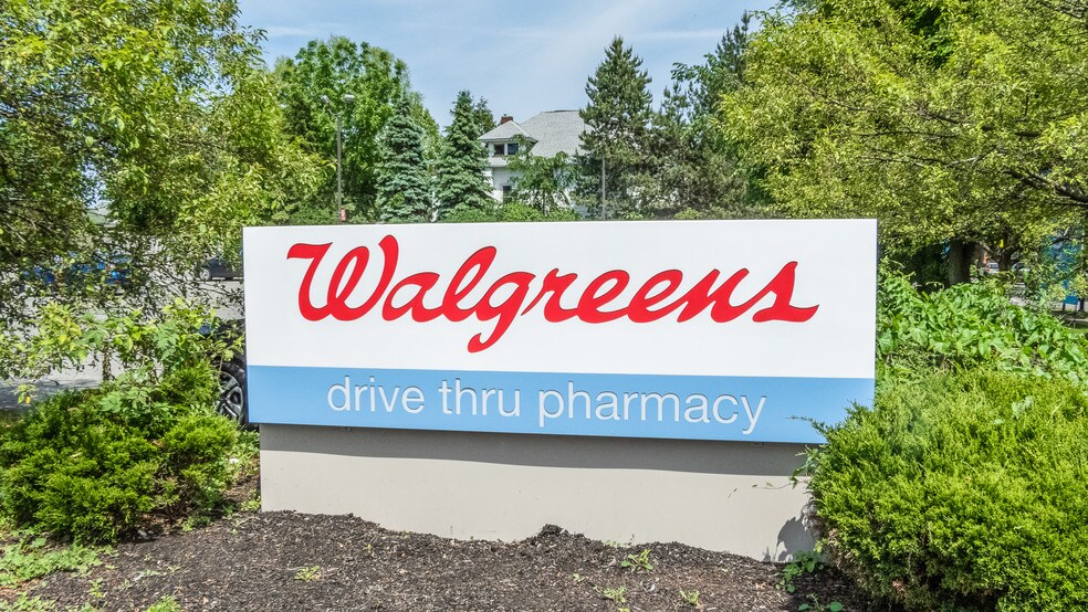 670 Thurston Rd, Rochester, NY à vendre - Photo de l’immeuble – Image 3 sur 10