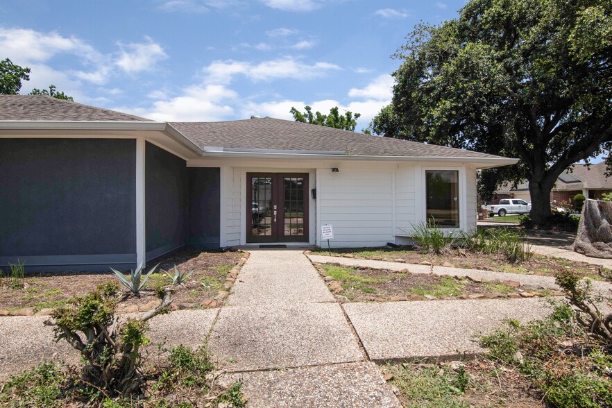 825 Fairmont Pkwy, Pasadena, TX à vendre - Photo de l’immeuble – Image 2 sur 34
