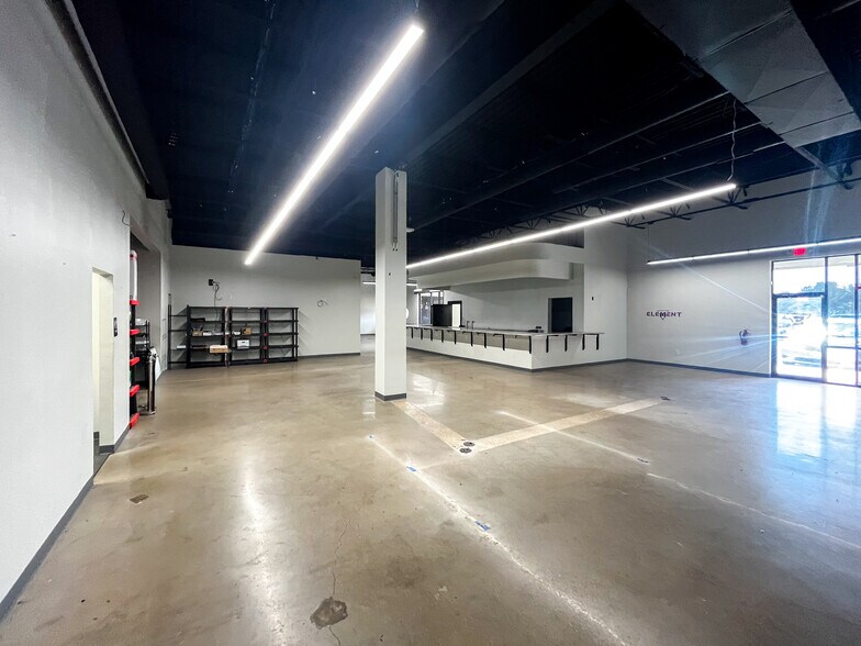 4610 N Garfield St, Midland, TX à louer - Photo de l’immeuble – Image 3 sur 33