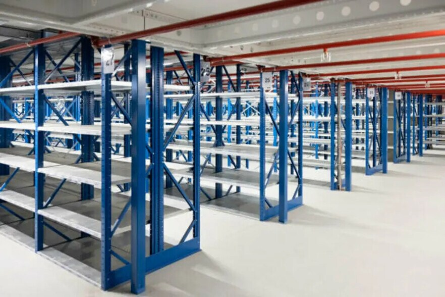 Local d'activités dans Saint-Rémy-de-Provence à vendre - Photo de l’immeuble – Image 2 sur 3