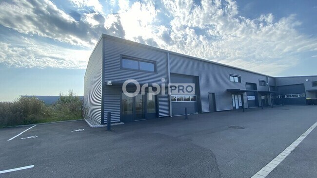 Plus de détails pour Industriel/Logistique à louer