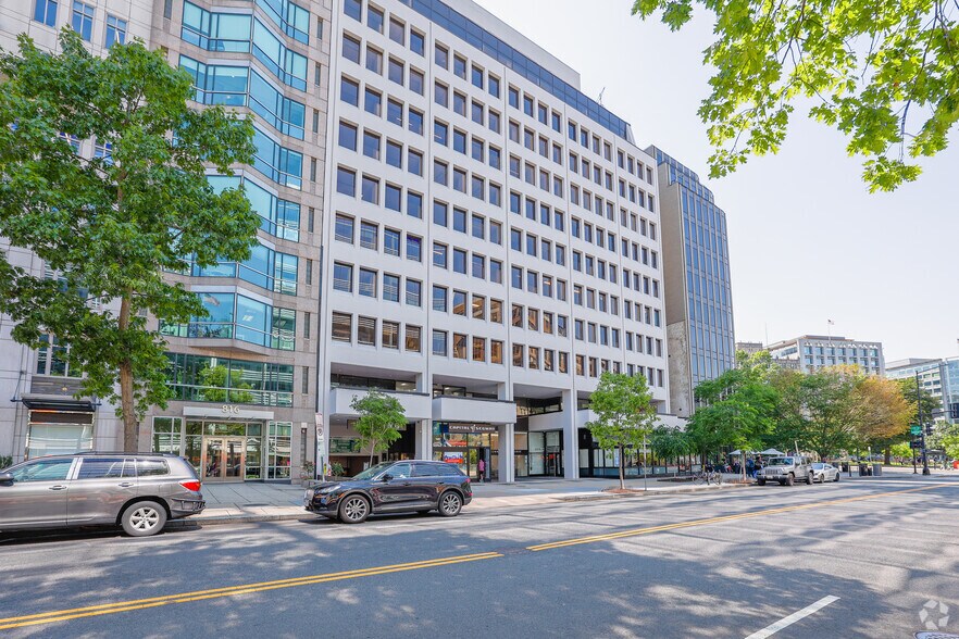 818 Connecticut Ave NW, Washington, DC à louer - Photo de l’immeuble – Image 2 sur 15