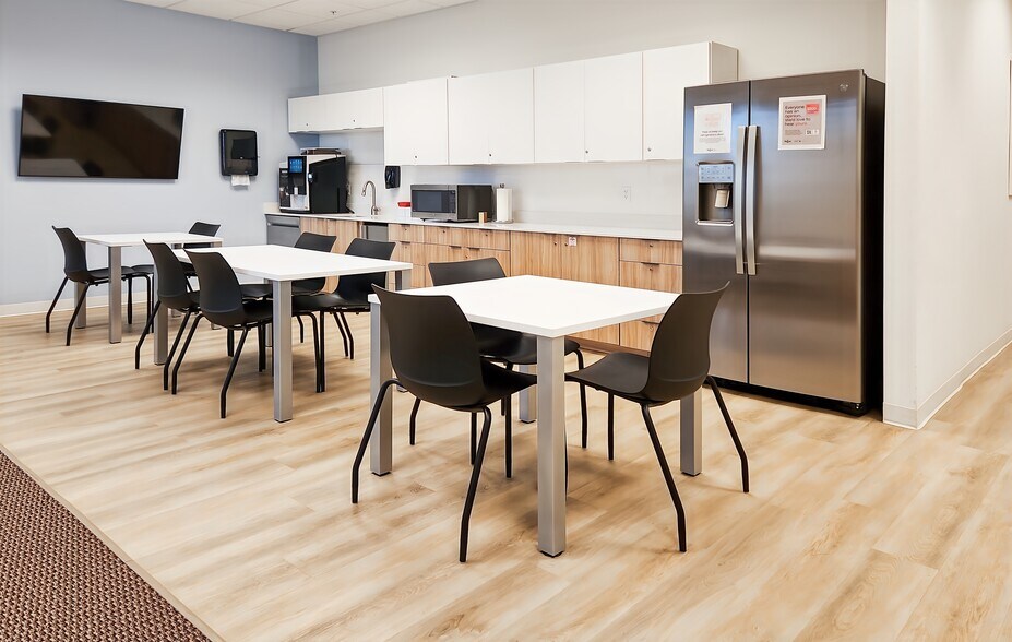 1412 S Legend Hills Dr, Clearfield, UT à louer - Photo intérieure – Image 2 sur 12