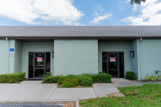 13555 Automobile Blvd, Clearwater, FL à louer - Photo de l’immeuble – Image 1 sur 23