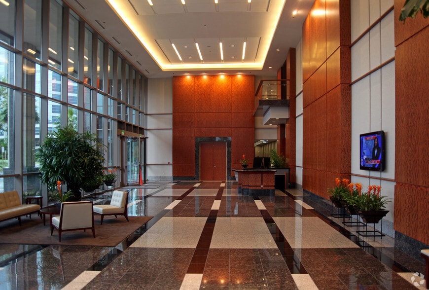 4030 W Boy Scout Blvd, Tampa, FL à louer - Hall d’entrée – Image 2 sur 19
