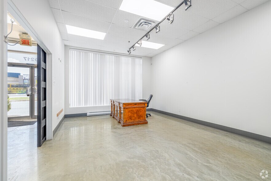 9175-9225 Boul Langelier, Montréal, QC à louer - Photo intérieure – Image 3 sur 30