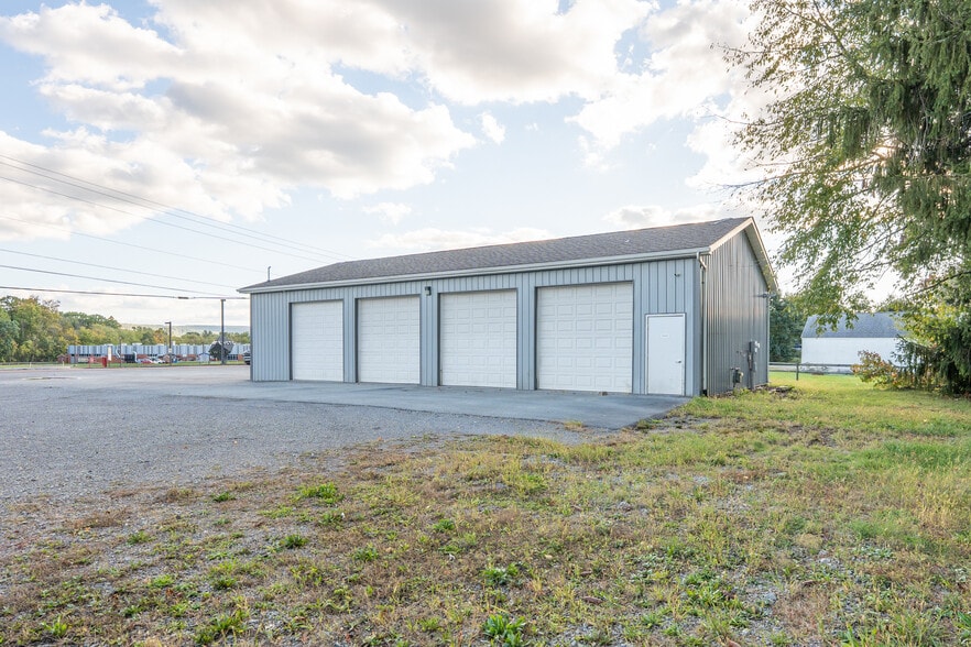 4907 State Route 982, Latrobe, PA à louer - Photo principale – Image 1 sur 23