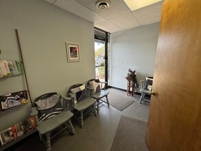 34 N Island Ave, Batavia, IL à louer Photo intérieure– Image 2 sur 15