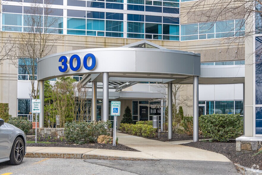 300-400 Tradecenter, Woburn, MA à louer - Photo de l’immeuble – Image 3 sur 6