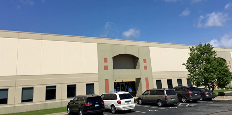 8085-8185 Century Blvd, Chaska, MN à louer - Photo de l’immeuble – Image 3 sur 3