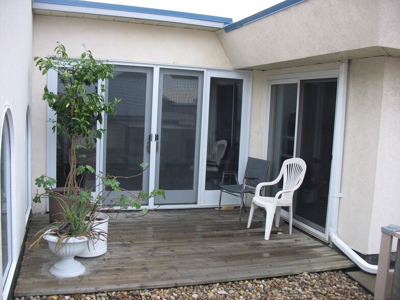 3132 26 St NE, Calgary, AB à vendre - Photo intérieure – Image 2 sur 11