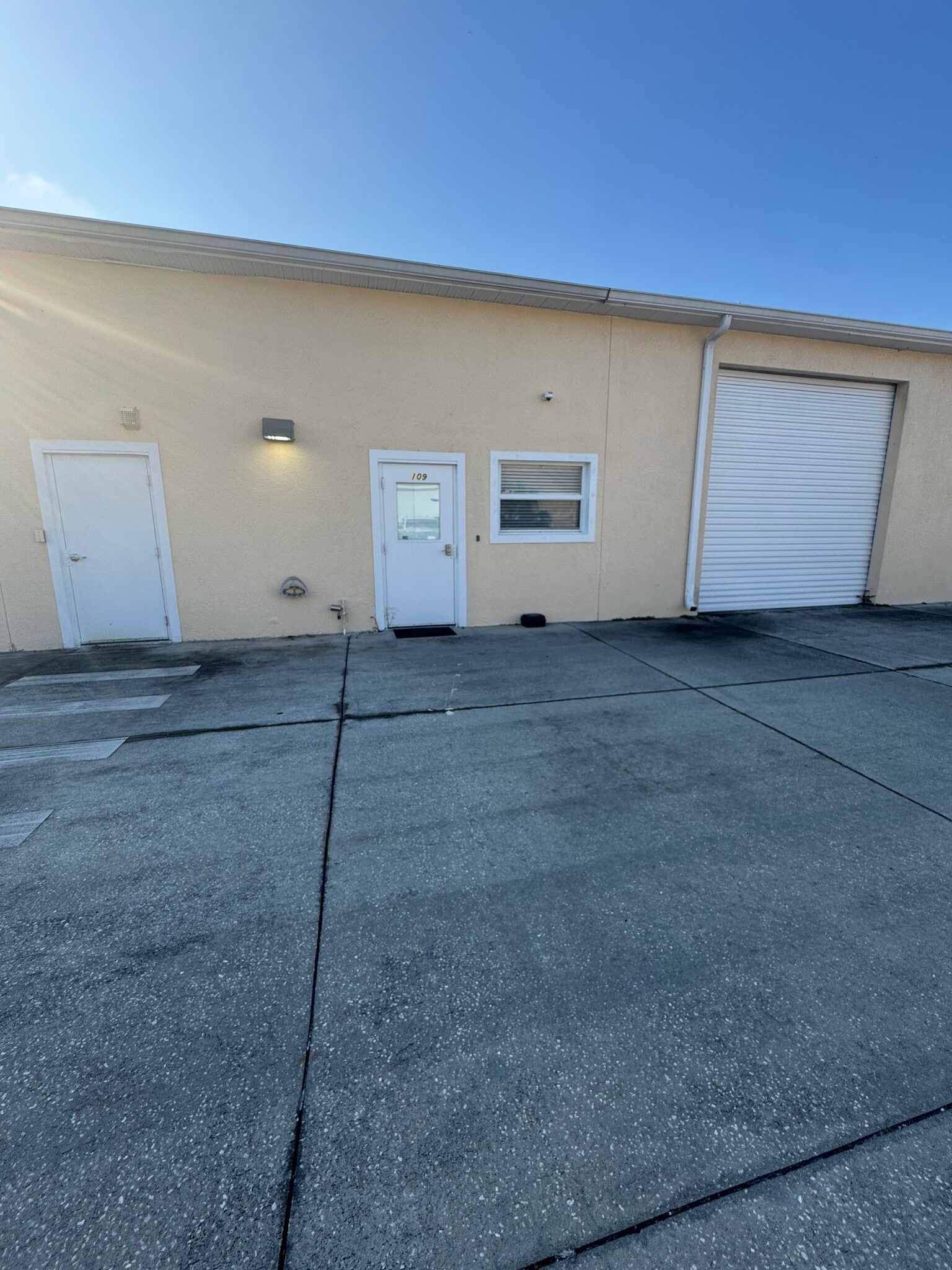 3111 Skyway Cir, Melbourne, FL à louer Photo intérieure– Image 1 sur 1