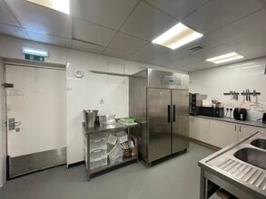 7-13 Provost Watt Dr, Aberdeen à louer Photo intérieure– Image 2 sur 2